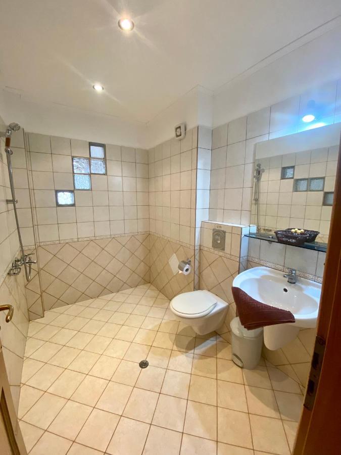 Family Hotel The Golden Fish Sozopol Exteriör bild