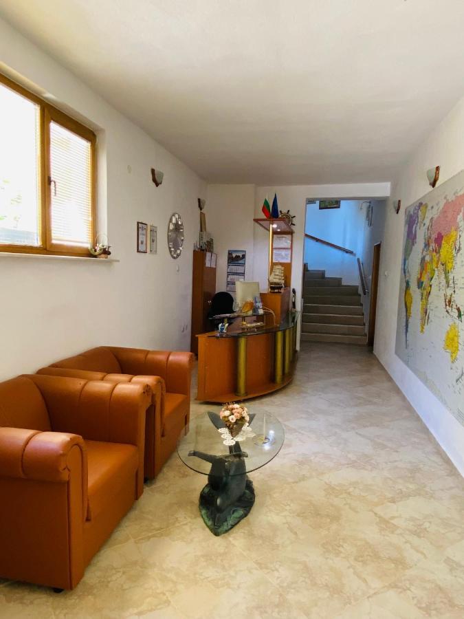 Family Hotel The Golden Fish Sozopol Exteriör bild