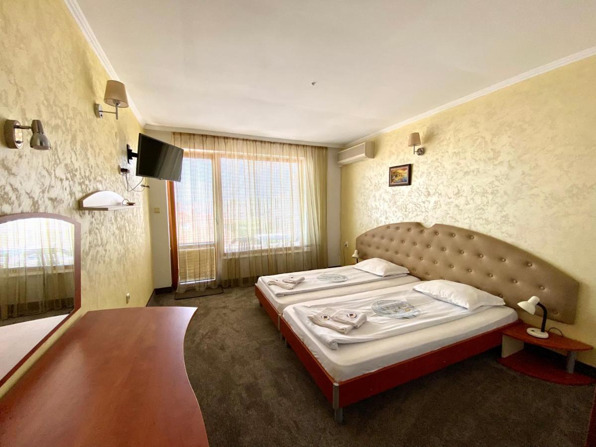 Family Hotel The Golden Fish Sozopol Exteriör bild