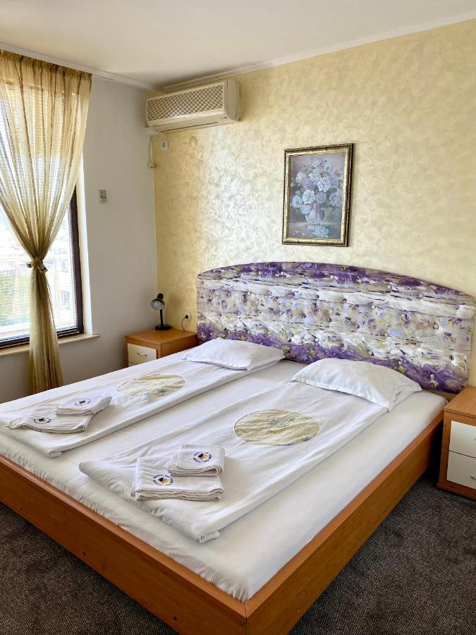 Family Hotel The Golden Fish Sozopol Exteriör bild