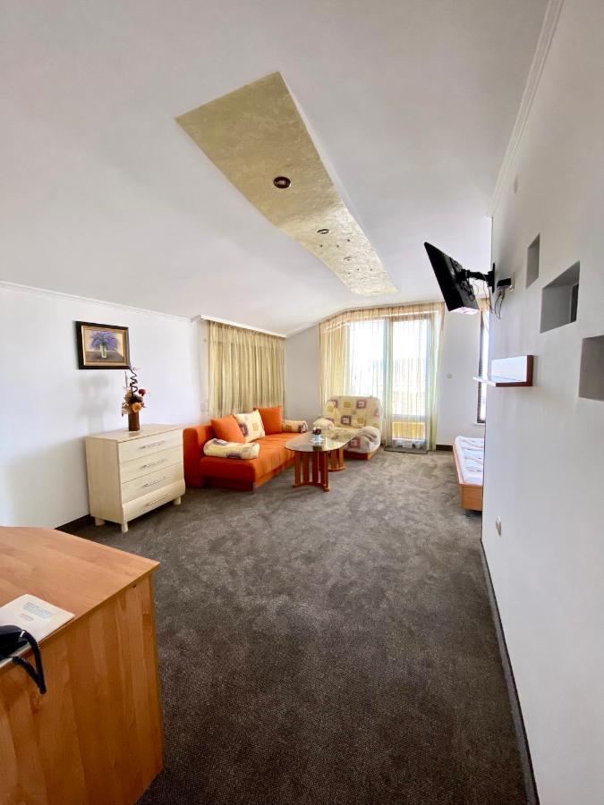 Family Hotel The Golden Fish Sozopol Exteriör bild