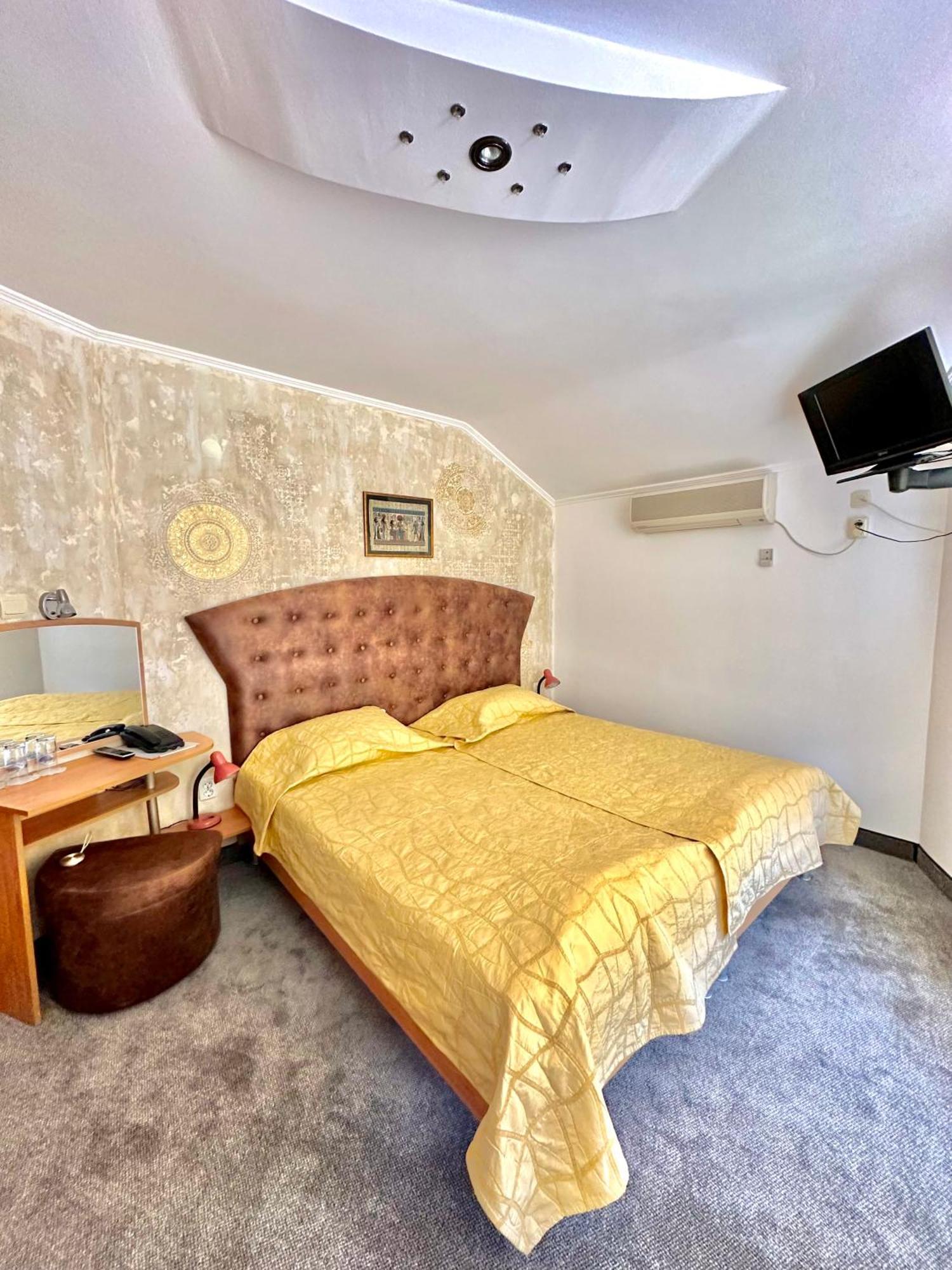 Family Hotel The Golden Fish Sozopol Exteriör bild