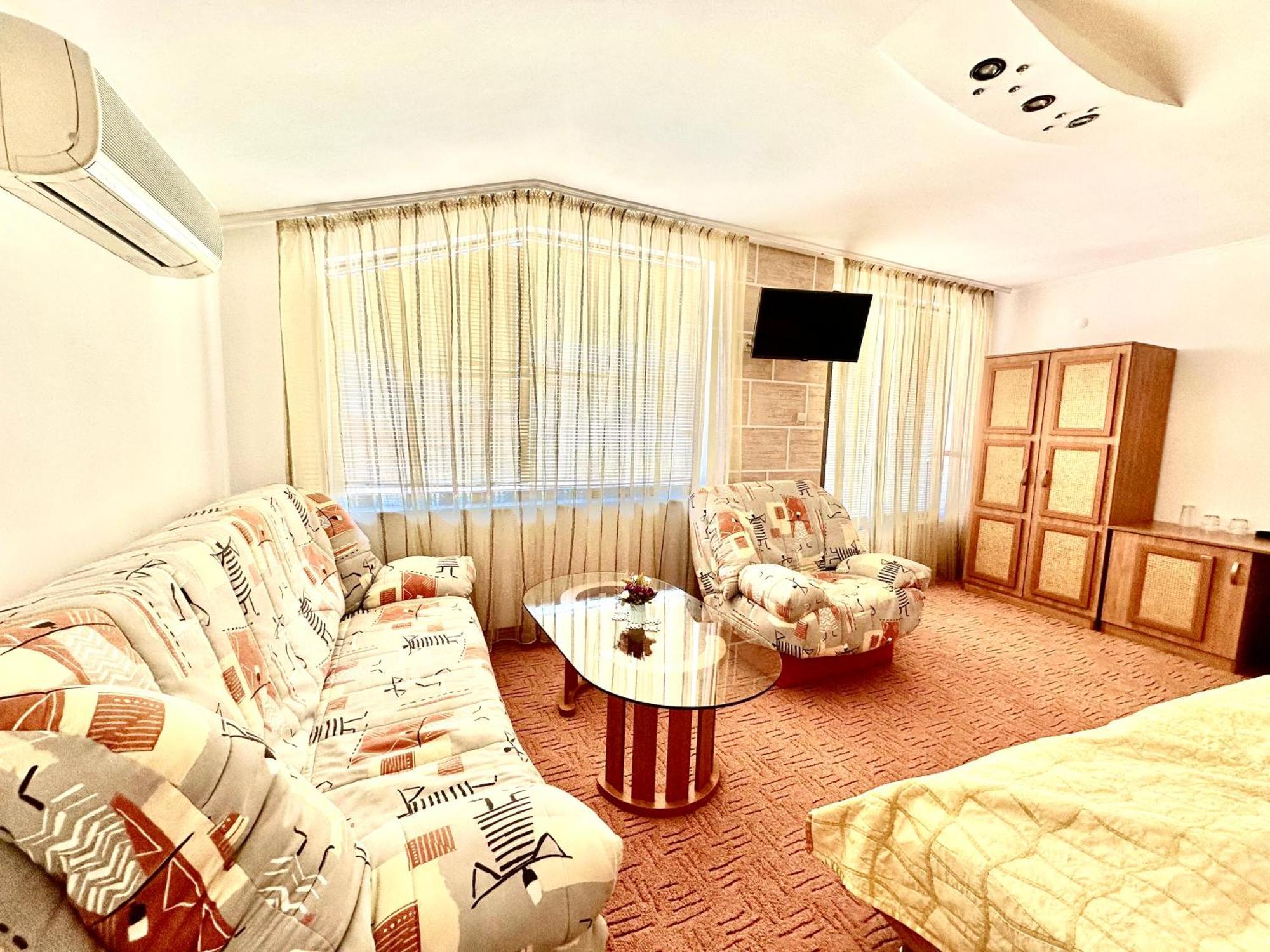 Family Hotel The Golden Fish Sozopol Exteriör bild
