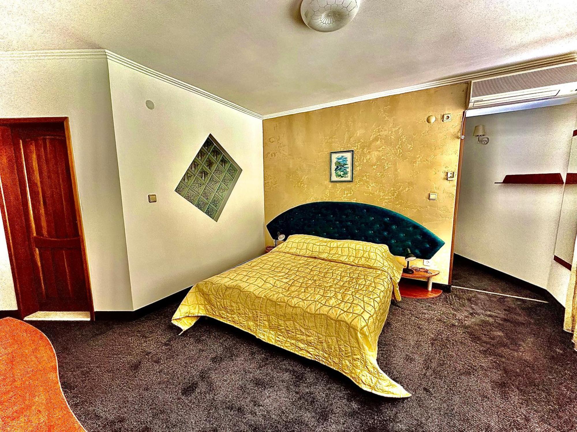 Family Hotel The Golden Fish Sozopol Exteriör bild